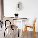 Apartamento Inside Pola Karolinskie *
