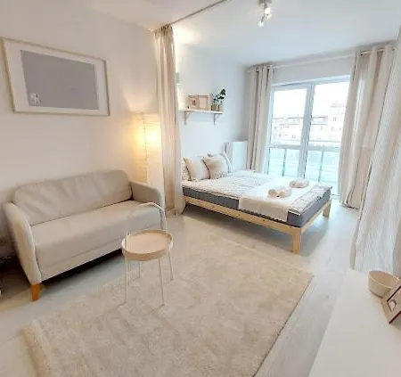 Inside Pola Karolinskie Daire *