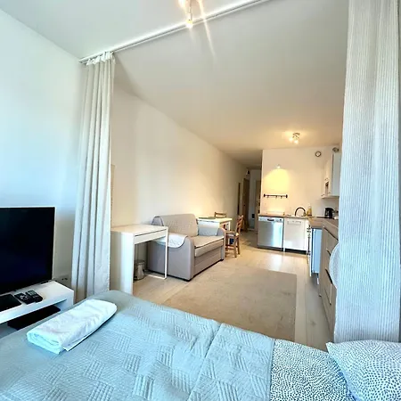 Inside Pola Karolinskie Apartamento Varsovia