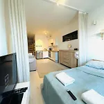 Apartamento Inside Pola Karolinskie *